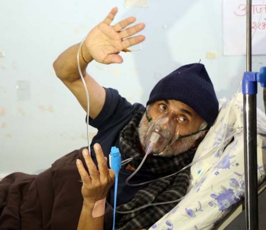 डा. गोविन्द केसीमाथि प्रहरीको दुर्व्यवहार, अनशन जारी रहने