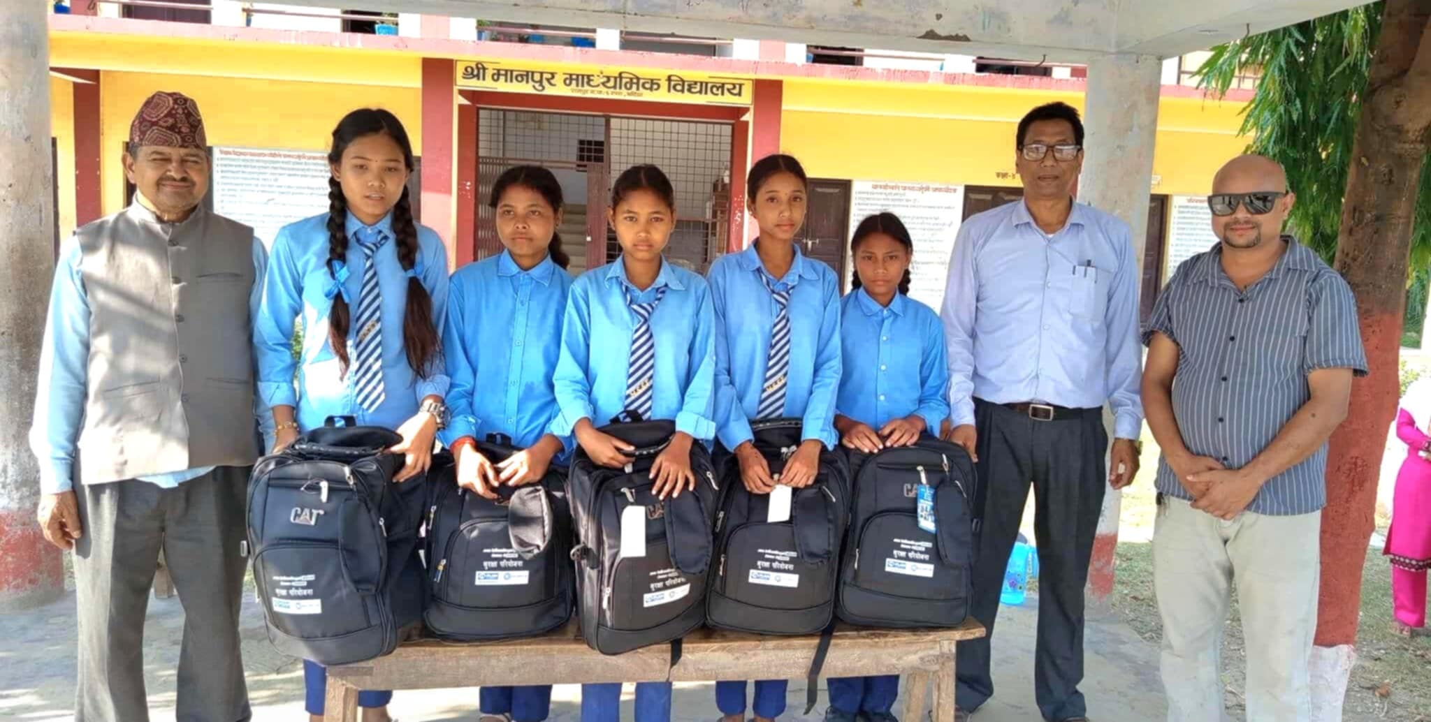 बर्दियाका अति बिपन्न ९० बालबालिकालाई शैक्षिक र पढाइ कुना सामग्री वितरण